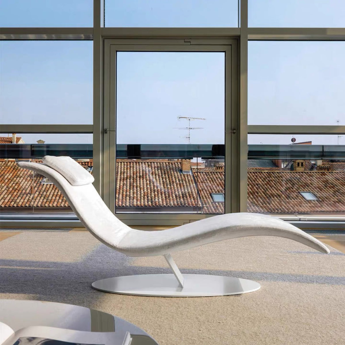 Modern Curved Chaise Lounge Chair | Ergonomic Leather Recliner with Neck Pillow & Stable Steel Base for Living Room