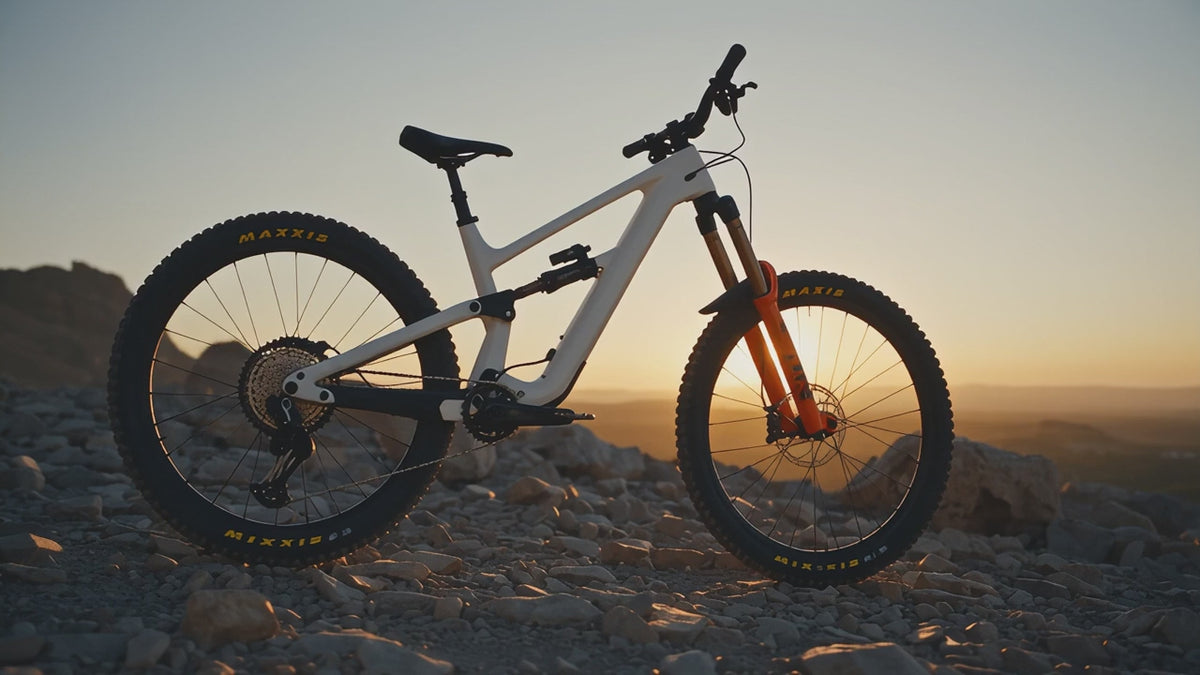 Full Suspension Mountain Bike, Premium Aluminum Frame, Pro Air Fork & Hydraulic Disc Brakes, Maxxis Tires Trail Mountain Bicycle for Off‑Road Adventure